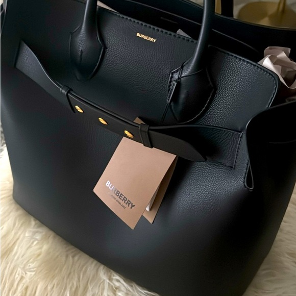 Extra Large Pristine Unused Burberry Tote - Picture 1 of 5